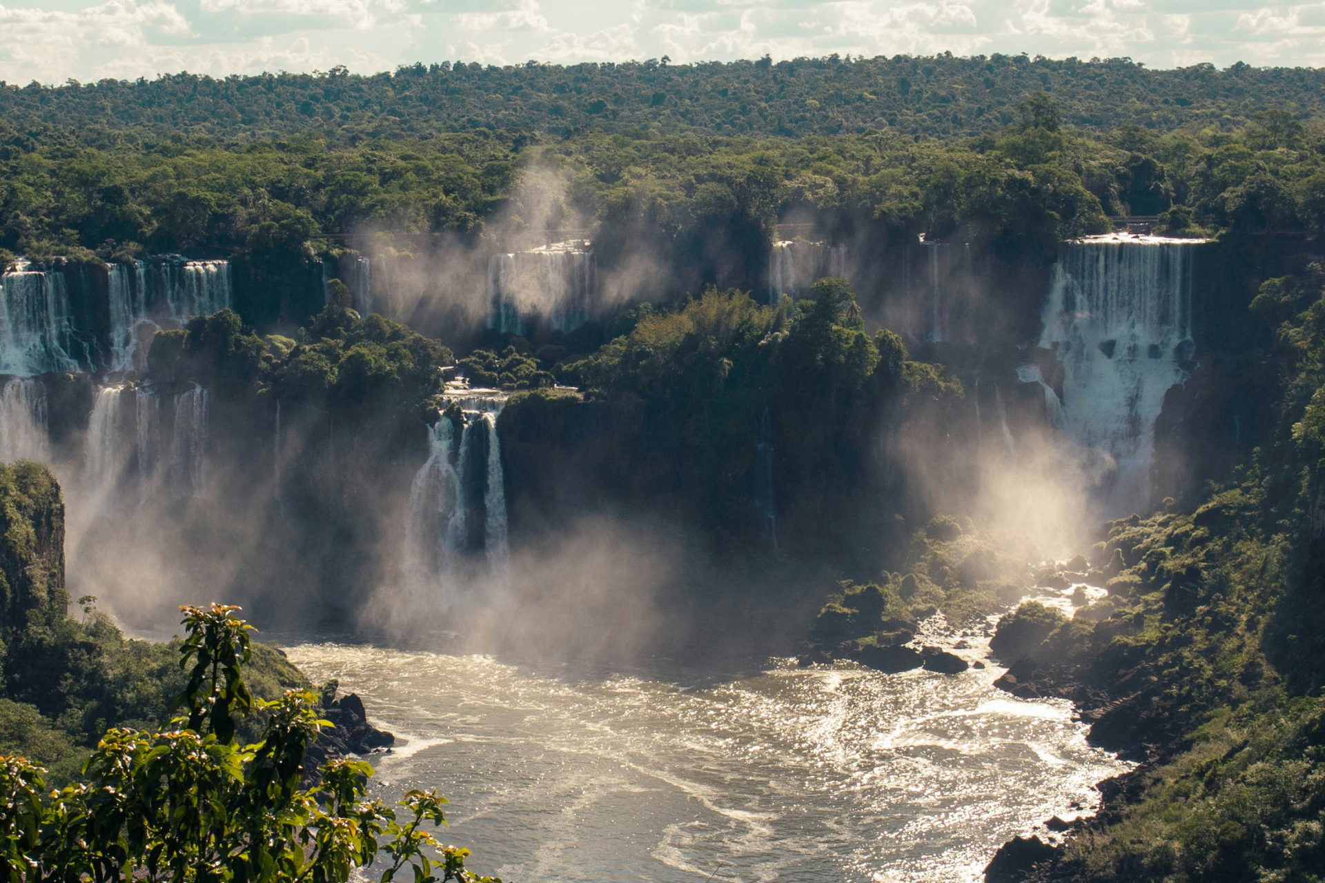 Cataratas do Iguaçu são eleitas a melhor atração turística do Brasil e da América do Sul