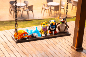 Mascotes do Blue Park ganham versão em pelúcia e fortalecem vínculo emocional com visitantes