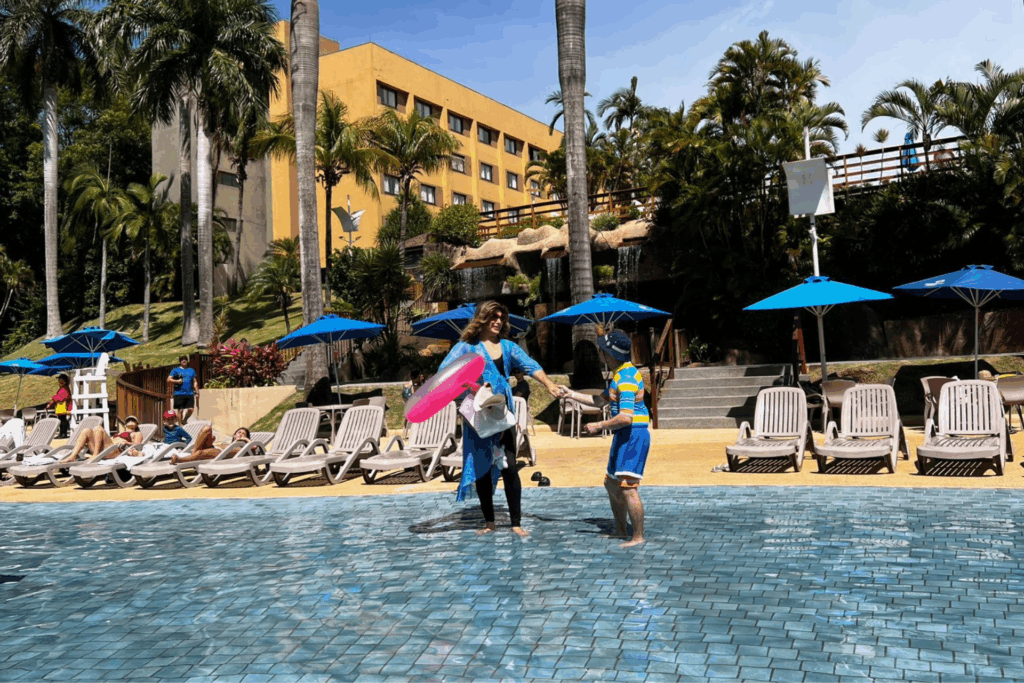 Tiago Barnabé grava em Foz do Iguaçu e se encanta com o Mabu Thermas e o Blue Park
