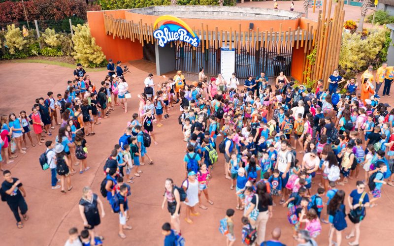 Dia Nacional da Alegria leva inclusão e diversão a crianças da rede pública no Blue Park, promovido pelo Grupo Mabu.